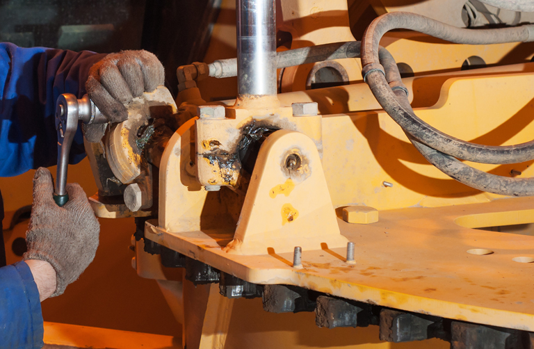 Heavy Equipment Maintenance & Repair Platforms - SAFE Structure Designs